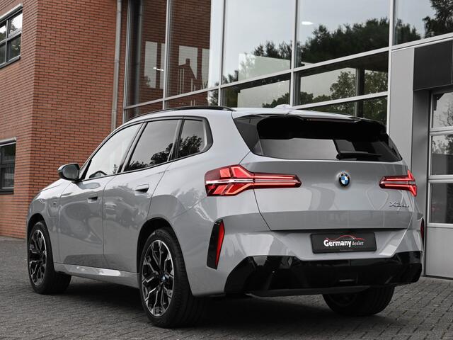 BMW X3 30e xDrive 300pk M-Sportpakket Pano E-Zetels 20-Inch Keyless Camera E-Trekh LED M-Brooklyn