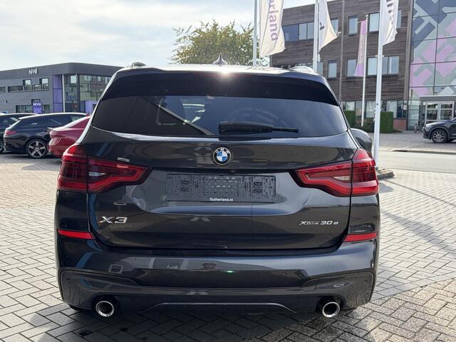 BMW X3 xDrive30e Executive | M pakket | Trekhaak | LED koplampen | Keyless entry | Elektrsiche achterklep | Live Cockpit Professional | Elektrisch verstelbare stoel(en) met geheugen | Houtafwerking interieur | Voorstoelen verwarmd