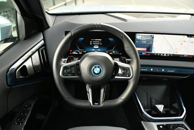 BMW X3 30e xDrive M Sport Automaat / Panoramadak / Trekhaak / Sportstoelen / Achteruitrijcamera / Comfort Access / Adaptieve LED / Stoelverwarming