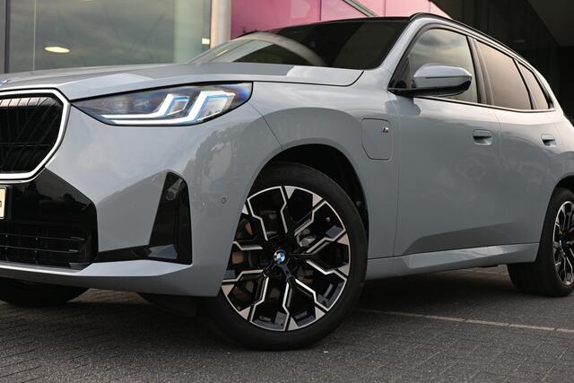 BMW X3 30e xDrive M Sport Automaat / Panoramadak / Trekhaak / Sportstoelen / Achteruitrijcamera / Comfort Access / Adaptieve LED / Stoelverwarming