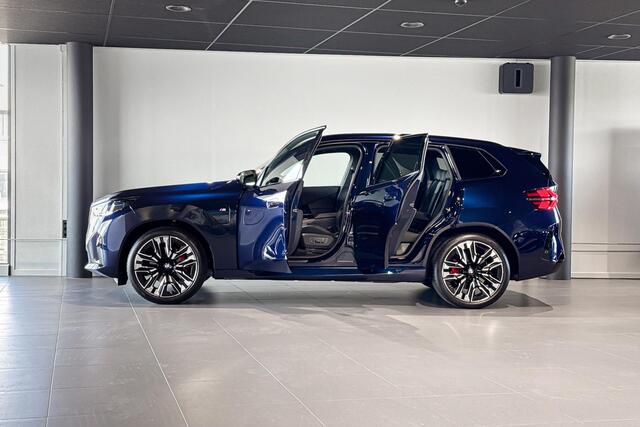 BMW X3 30e xDrive | M Sport Pro | Glazen Panoramadak | Harman Kardon | Stoelverwarming | Iconic Glow |