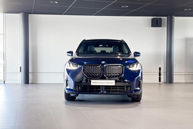 BMW X3 30e xDrive | M Sport Pro | Glazen Panoramadak | Harman Kardon | Stoelverwarming | Iconic Glow |
