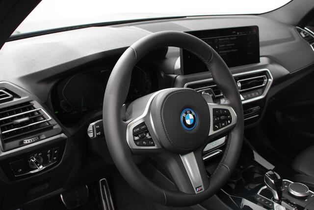 BMW X3 xDrive30e Hybrid M-Sport High Executive Leder Panoramisch Schuifdak Hifi Camera 360 Active Cruise Control Climate Control Parkeer sensoren Lichtmetalen Velgen