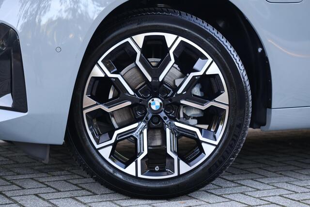 BMW X3 30e xDrive M-Sport | Pano | H&K | HUD | 360 | ACC | Keyless | Memory | Adap LED | Alarm kl.3 | Interieur camera | Etc.