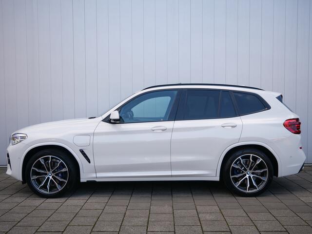 BMW X3 xDrive30e High Executive 292 Pk Automaat M-Pakket / Navi / DAB / Apple Carplay / 360 camera / Pano-dak