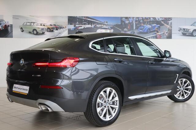 BMW X4 xDrive20i Business Edition Plus / Panoramadak / Stuurwielverwarming / Ambient Air