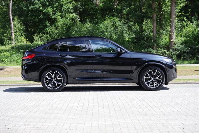 BMW X4 xDrive20i High Executive M-Sportpakket, Head Up, Panoramadak, Elektrische trekhaak, Sportstoelen, Parkeerhulpsysteem, Driving Assitent, BMW Laserlicht, Shadowline, Innovatiepakket, Keyless, etc.