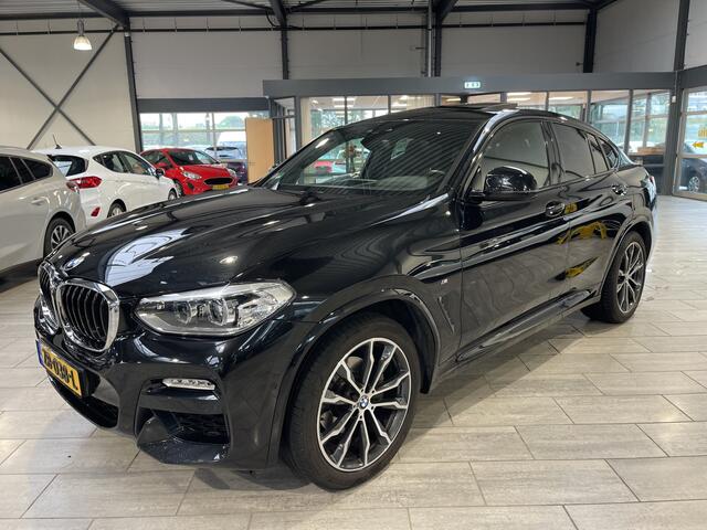 BMW X4 xDrive20i High Executive | M Pakket | Trekhaak elektrisch uitklapbaar | Navigatie | Elektrisch glazen panorama-dak |