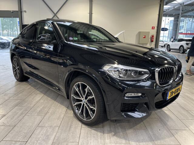 BMW X4 xDrive20i High Executive | M Pakket | Trekhaak elektrisch uitklapbaar | Navigatie | Elektrisch glazen panorama-dak |