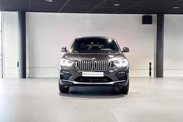 BMW X4 xDrive20i High Executive | Glazen Panoramadak | Comfort Access | Stoelverwarming | Head-Up Display |