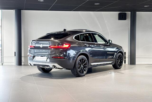 BMW X4 xDrive20i High Executive | Glazen Panoramadak | Comfort Access | Stoelverwarming | Head-Up Display |