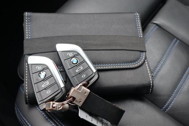 BMW X4 xDrive20i Business Edition Plus BTW Auto, Lederen interieur, Panormadak, Schuif- kanteldak, Apple Carplay, DAB