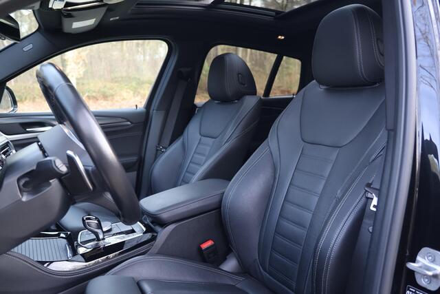 BMW X4 xDrive20i High Executive M-Sport | Head Up | Pano | Laser | Keyless | Parkeerhulpsysteem | Elektrische trekhaak | Driving Assitent | Sportstoelen | Shadowline | Innovatiepakket | etc.