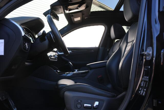 BMW X4 M40i High Executive (Panoramadak Sportleder/Memory Navi HeadUp ACC Keyless Camera Full-Led Trekhaak 20InchLMV)