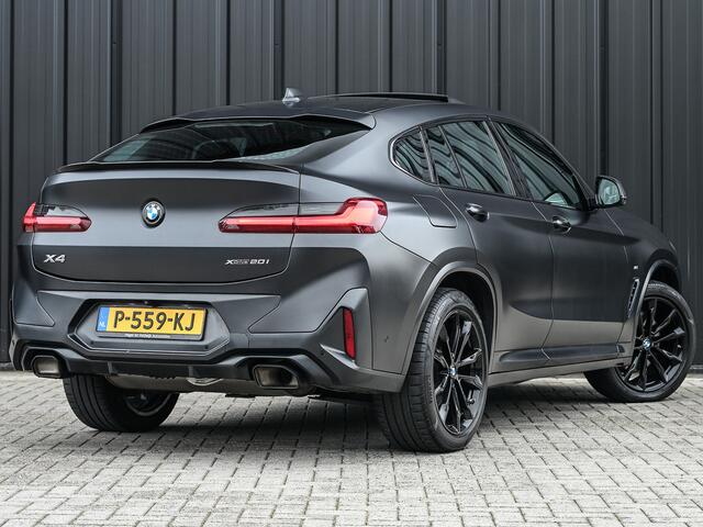 BMW X4 xDrive 20i High Executive M-Sport Pro | Panoramadak | NL-auto | Carbon pakket | Comfort Access | BMW Laser | Stoel- en stuurwiel verwarming | Hifi | Ambiance interieur | Trekhaak