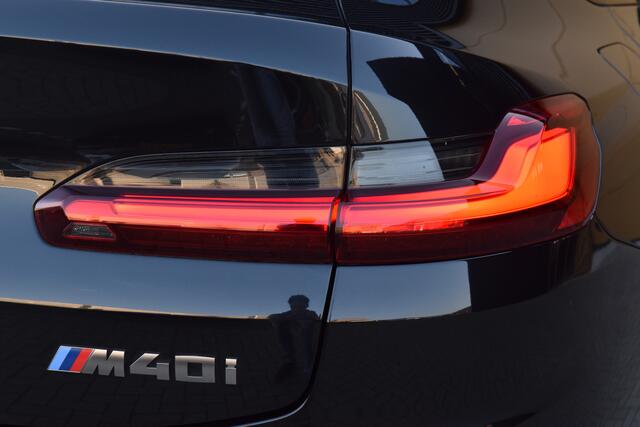 BMW X4 M40i High Executive * Panoramadak * BMW Live Cockpit * Stoelmemory * Headup *