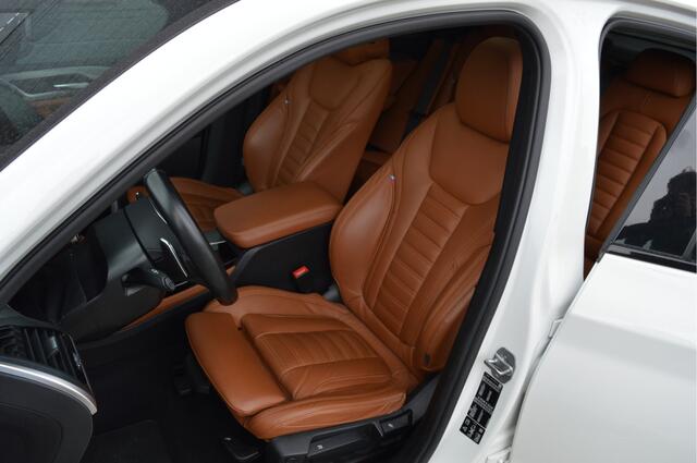BMW X4 xDrive20i High Executive | M-PAKKET | PANO | TREKHAAK | HUD | HIFI | CAM |