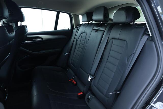 BMW X4 xDrive20i High Executive / Camera / Cruise control / Stoelverwarming