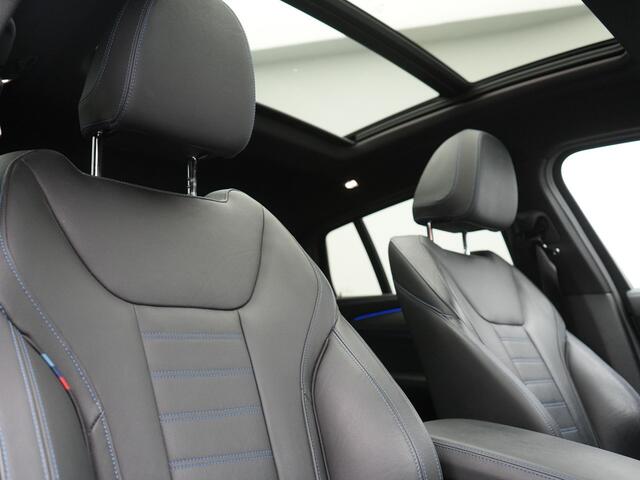 BMW X4 M40i M Sport 354pk | Trekhaak Af Fabriek | Panodak | Head Up | Adaptive Cruise | 360 Camera | Adaptief Onderstel | Lederen Sportstoelen Memory & Verwarmd | 21"L.M | Keyless | Blis | Sfeerverlichting | Apple Carplay |