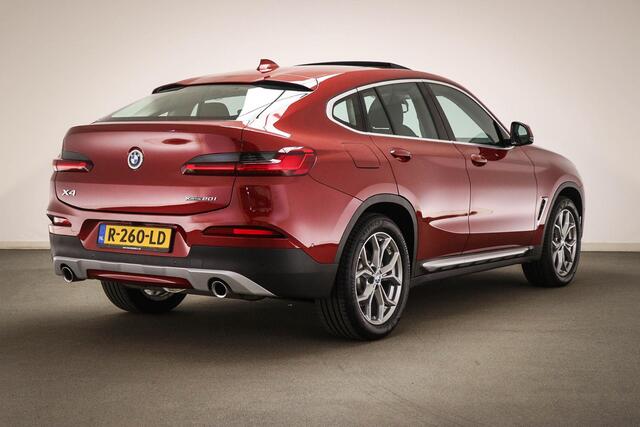 BMW X4 xDrive20i X-Line High Executive | PANORAMADAK | HEAD UP | STUURVERWARMING | TREKHAAK | 19"