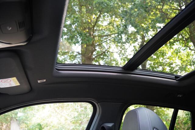 BMW X4 xDrive30d High Executive M-Sport / BTW / Panoramadak / Co Pilot / Trekhaak / Harman Kardon / Stoelventilatie / Stuurverwarming / Dealer Service /