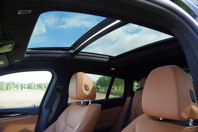 BMW X4 xDrive20i High Executive M-Sport / BTW / Panoramadak / Stoelverwarming / Camera /