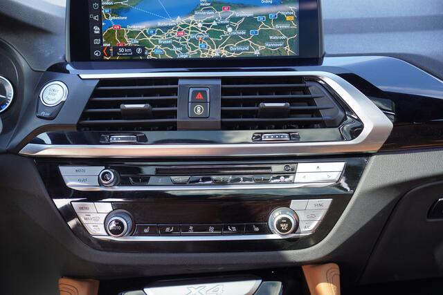 BMW X4 xDrive20i High Executive M-Sport / BTW / Panoramadak / Stoelverwarming / Camera /