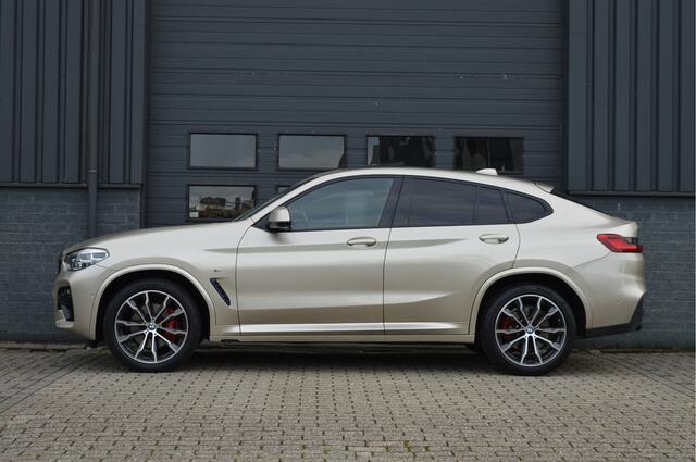 BMW X4 xDrive20i High Executive Edition | M-PAKKET | PANO | TREKHAAK | LED | CAM |