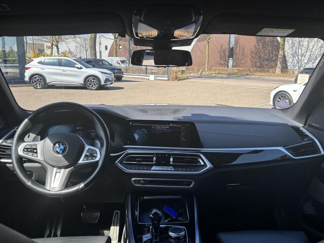 BMW X5 45e M Sport VAN ¤49.900,- VOOR ¤47.440,- UW LENTEVOORDEEL: ¤2.460,- | ACTIVE CRUISE | MEMORY SEAT | HEAD UP
