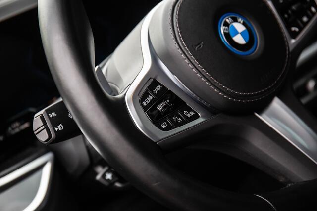 BMW X5 xDrive50e Launch Edition Laser light, Pano dak, Harman/Kardon, HUD, 360°camera, Luchtvering,
