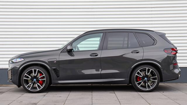 BMW X5 xDrive50e M-Sport Pro | Sky Lounge | Massage | Panoramadak | Soft-Close | Head-up | Carbon | Stoelventilatie