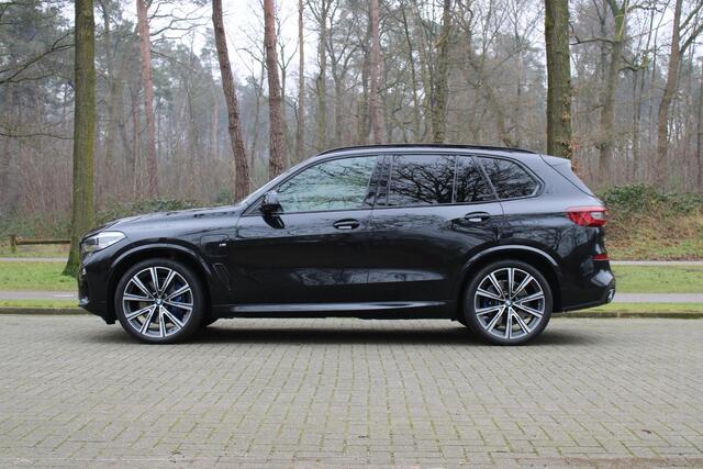 BMW X5 xDrive45e High Executive 22 inch, M-Sportpakket, Head up display, Panoramadak, Harman Kardon, 360 graden, Stoelventilatie, Comfortstoelen met memory, Niveauregeling 2 assen, Grootlichtassistent, Parkeerhulpsysteem Plus, Navigatie Professional, Achteruitri