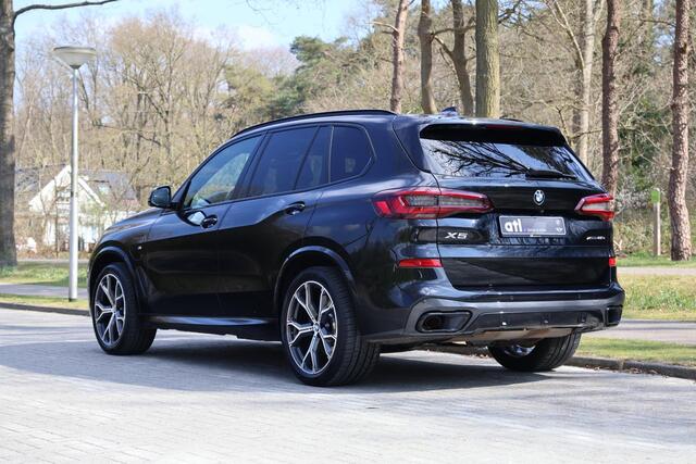 BMW X5 xDrive45e High Executive M-Sportpakket, Panoramadak Sky Lounge, Head up display, Leder Ind. Merino, Soft Close, Harman Kardon, Laserlicht, Parkeerhulpsysteem Plus, DAB, Niveuregling 2 assen, Elektrische Trekhaak, Stoelverwarming voor en achter, 360 graden