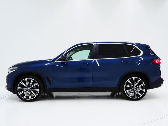 BMW X5 xDrive45e High Executive | Panoramadak | Luchtvering | Keyless | Camera | Carplay | Trekhaak