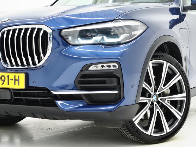 BMW X5 xDrive45e High Executive | Panoramadak | Luchtvering | Keyless | Camera | Carplay | Trekhaak