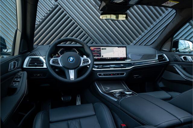BMW X5 xDrive50e LCI M-Sport Pro Dravit M-Stoelen Pano Stoelvent. Achterasbest. Acc Kristal Massage HarmanK Head Up Softcl. Trekhaak