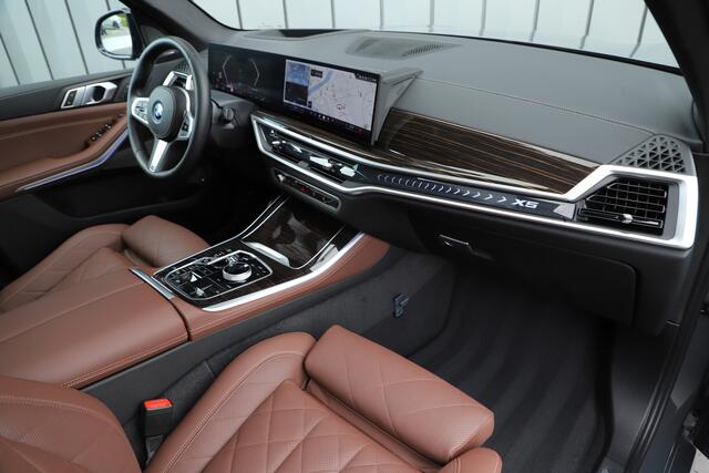 BMW X5 xDrive50e | 490PK | Luchtvering | Massage | Keyles-go | Head-up | Harman\kardon | Laser-led | Sfeerverlichting | Stoelkoeling | ACC | Stuurwielverw. | Trekhaak | NL-Auto | 2024.
