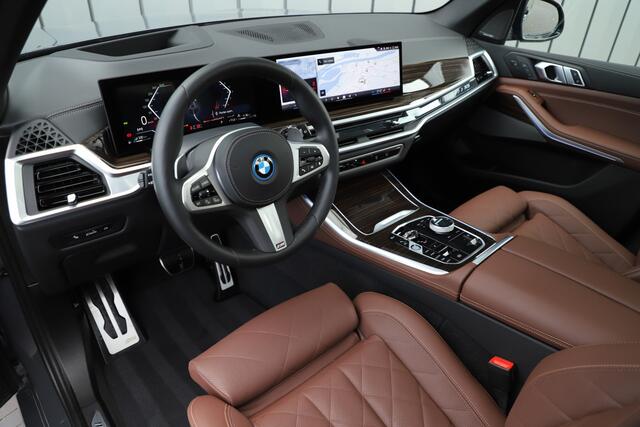 BMW X5 xDrive50e | 490PK | Luchtvering | Massage | Keyles-go | Head-up | Harman\kardon | Laser-led | Sfeerverlichting | Stoelkoeling | ACC | Stuurwielverw. | Trekhaak | NL-Auto | 2024.
