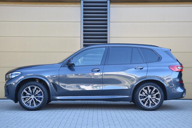 BMW X5 xDrive40i High Executive * M Sportpakket * Trekhaak * Comfortstoelen * Panoramadak * Head-up * DAB *