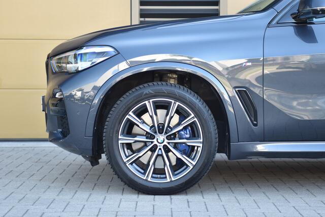 BMW X5 xDrive40i High Executive * M Sportpakket * Trekhaak * Comfortstoelen * Panoramadak * Head-up * DAB *