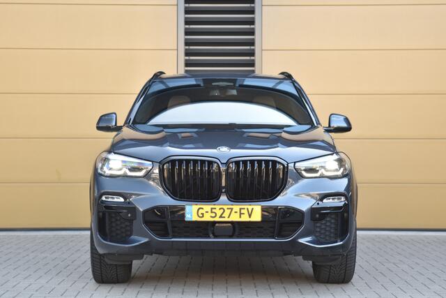 BMW X5 xDrive40i High Executive * M Sportpakket * Trekhaak * Comfortstoelen * Panoramadak * Head-up * DAB *