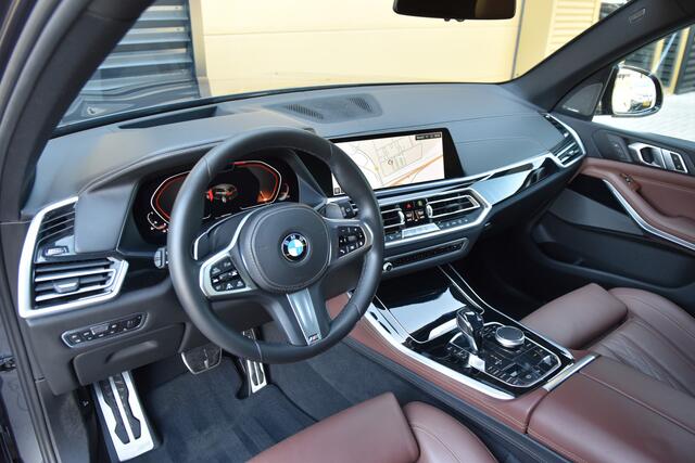 BMW X5 xDrive40i High Executive * M Sportpakket * Trekhaak * Comfortstoelen * Panoramadak * Head-up * DAB *