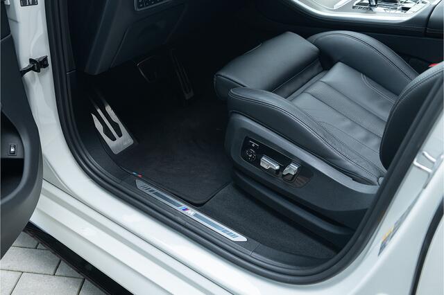 BMW X5 xDrive45e M-Sport Panodak Luchtvering M-Stoelen Skylounge 360 Memory ACC