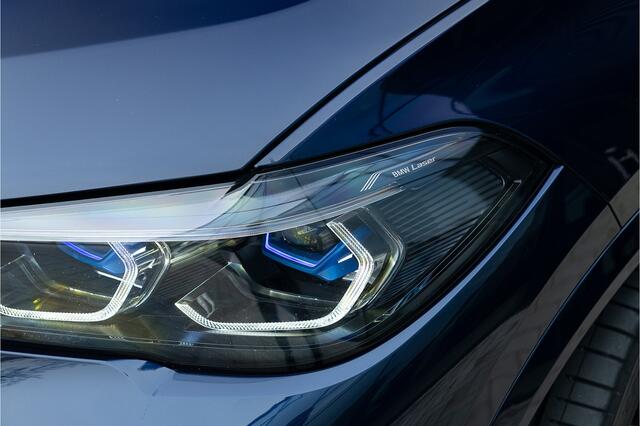 BMW X5 xDrive45e M-Sport ACC Pano Laser Shadow Head Up Ambient Stoelvent. Trekhaak