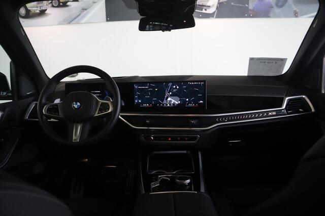 BMW X5 xDrive40d M Sportpakket Pro | Innovation Pack | Travel Pack | 22'' LMV Styling 749 Bicolor