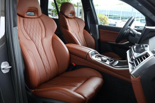 BMW X5 xDrive50e M Sportpakket | Exclusive-pakket | Comfort-Plus Pakket | Travel Pack | Sky Lounge | Driving Assistant | Professional