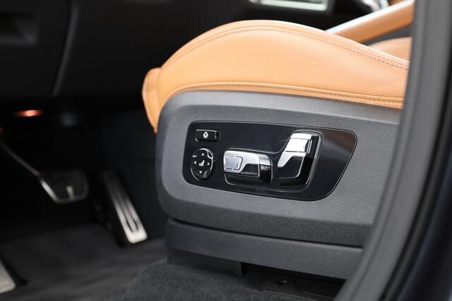 BMW X5 xDrive45e M Sport | Pano | SkyLounge | Info. Achter | Soft close | HUD | M Competition stoelen | Laser