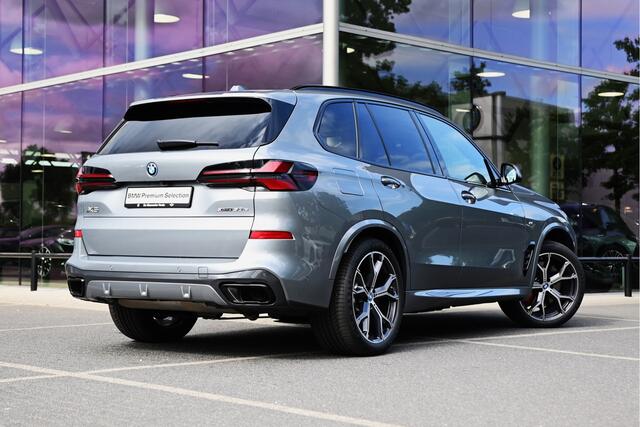 BMW X5 xDrive50e High Executive M Sport Automaat / Panoramadak / Trekhaak / Adaptief onderstel / Massagefunctie / Stoelventilatie / Active Steering / Comfort Access / Comfortstoelen / Adaptieve LED / Parking Assistant Professional / Harman Kardon / Live Cockpit 