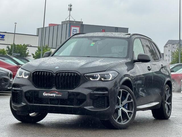 BMW X5 xDrive45e 394pk M-Sportpakket Dravit Pano B&W Skylounge Trk.haak Swarovski