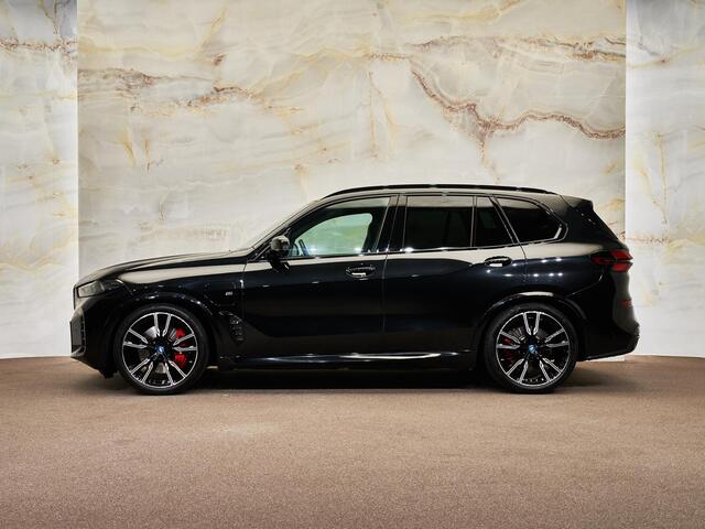 BMW X5 xDrive50e M Sport Pro, M stoelen, Sky Lounge Pano, 4-wielbest., luchtv., CraftedClarity, carbon, H/K, massage, 22", tr.haak, softclose, privacy